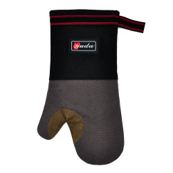 Oven mitts with leather