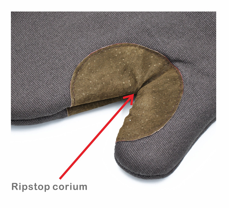 Oven mitts with leather